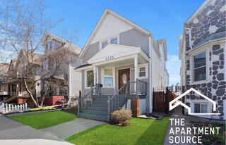 4135 W Henderson St, Unit 2 in Chicago, IL - Building Photo