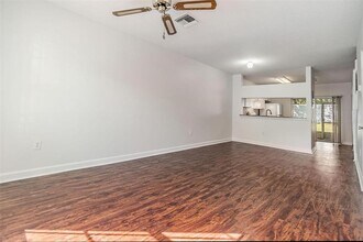 2248 Lake Woodberry Cir in Brandon, FL - Building Photo - Building Photo