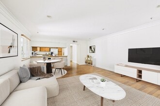 North Harper House in West Hollywood, CA - Building Photo - Building Photo