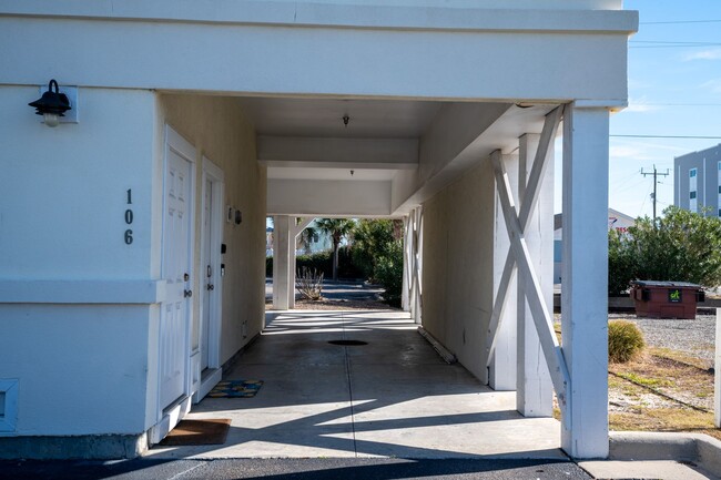 103 Charlotte Ave-Unit -106 in Carolina Beach, NC - Building Photo - Building Photo