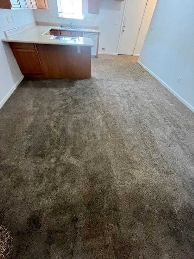 S. Salle Ct in Visalia, CA - Building Photo - Building Photo