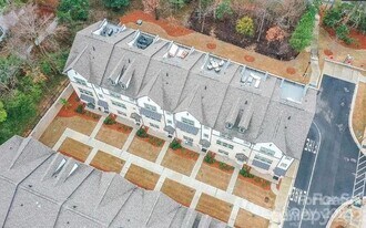 515 Upper Stone Cir in Charlotte, NC - Building Photo