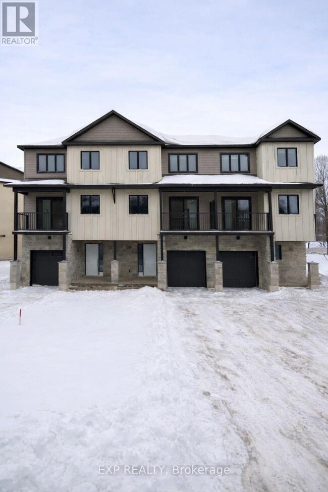 property at 321 Voyageur Pl