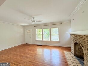 557 Manford Rd SW in Atlanta, GA - Building Photo - Building Photo