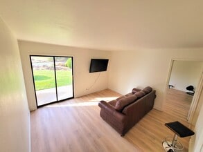 300 W 2025 S, Unit 20 in Saint George, UT - Foto de edificio - Building Photo