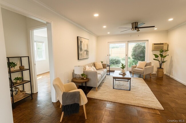 property at 9 Harbour Ln