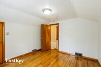 5819 Cedar Ave photo'