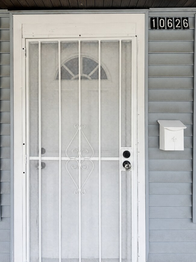 property at 10628 Greenlawn Ave