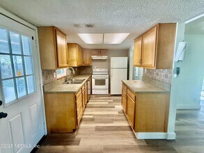 7841 Eaton Ave in Jacksonville, FL - Building Photo - Building Photo