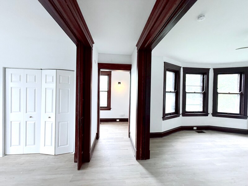 2241 Burnet Ave in Cincinnati, OH - Building Photo
