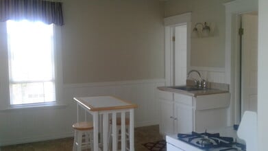 416 E 3rd St, Unit 2nd floor in Erie, PA - Building Photo - Building Photo