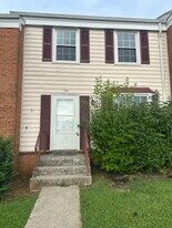 104 Southampton Dr in Vinton, VA - Building Photo