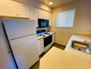931 N 86th St, Unit 101 in Seattle, WA - Building Photo - Building Photo