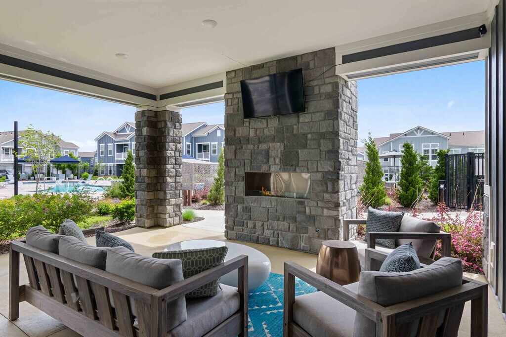 The Landing at Tiffany Springs Apartments in Kansas City, MO