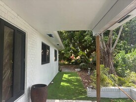 10101 NW 5th St in Plantation, FL - Building Photo