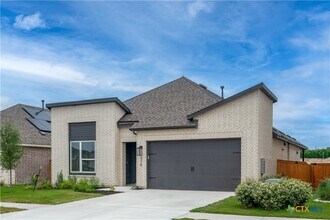 576 Billowing Way in Kyle, TX - Building Photo - Building Photo
