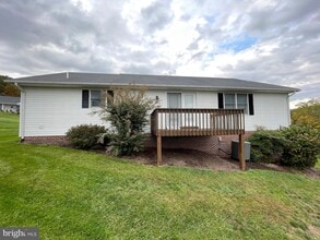 73 Garden Dr in Berkeley Springs, WV - Building Photo - Building Photo