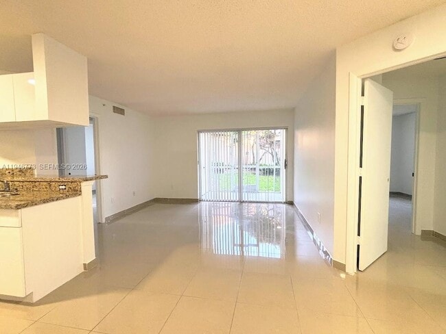 420 S Park Rd in Hollywood, FL - Foto de edificio - Building Photo