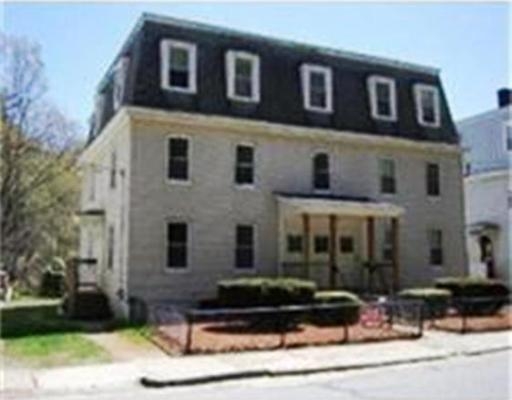 255-263 Green St in Clinton, MA - Building Photo