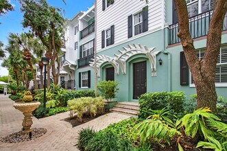 365 W Mallory Cir in Delray Beach, FL - Foto de edificio - Building Photo