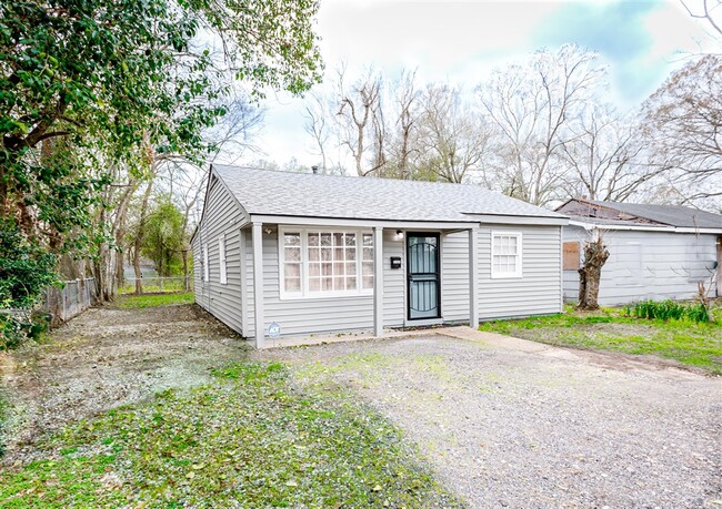 5766 Saint Katherine Ave in Baton Rouge, LA - Building Photo - Building Photo