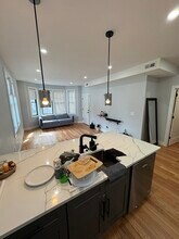 8 Ford St, Unit #1 in Boston, MA - Building Photo - Building Photo