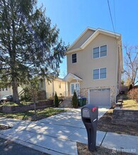 19 Henry St in Edison, NJ - Building Photo - Building Photo