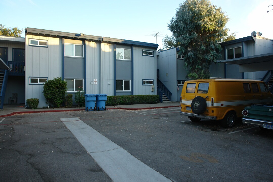 Colorado Park Apartments in Palo Alto, CA - Building Photo