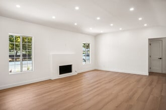4702 Kraft Ave in North Hollywood, CA - Building Photo - Building Photo