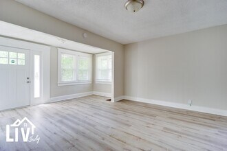 1037 N Temple Ave in Indianapolis, IN - Building Photo - Building Photo