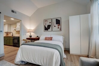 Flats on East Gay in Columbus, OH - Building Photo - Building Photo