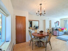 998 Massachusetts Ave, Unit 3 in Arlington, MA - Foto de edificio - Building Photo