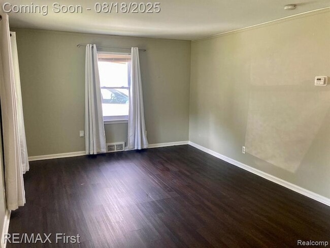 402 Kensington Ave, Unit 104 in Ferndale, MI - Building Photo - Building Photo