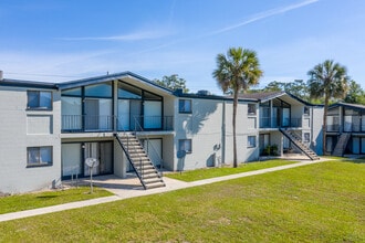 Oasis at San Marco in Jacksonville, FL - Foto de edificio - Building Photo