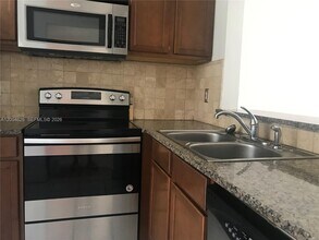 3825 NW 90th Ave in Sunrise, FL - Building Photo - Building Photo