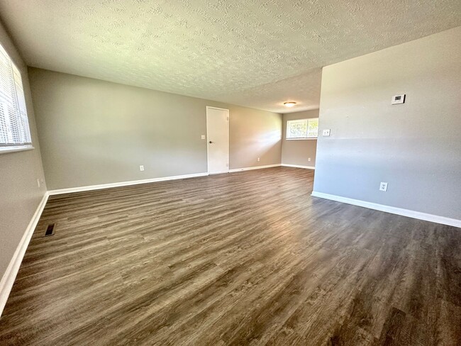 400 Henrich Dr in Dayton, OH - Building Photo - Building Photo