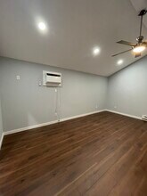 66 Cedar Oaks Ave in Farmingville, NY - Foto de edificio - Building Photo