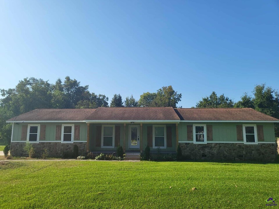 2800 S Estates Rd in Macon, GA - Building Photo