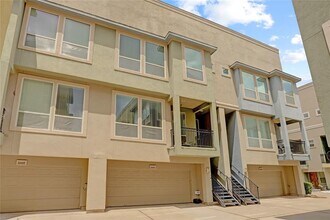 5446 Crooms St in Houston, TX - Building Photo - Building Photo