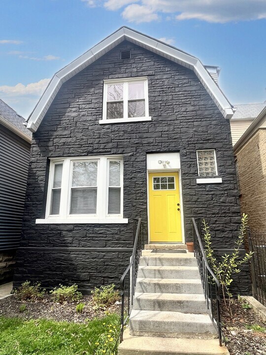 2908 N Talman Ave in Chicago, IL - Foto de edificio