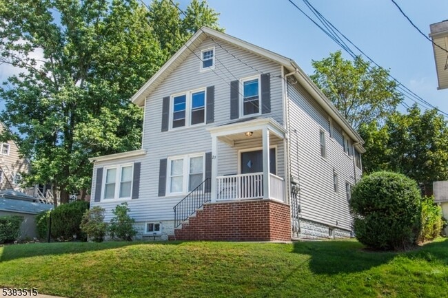 property at 23 Verona Pl