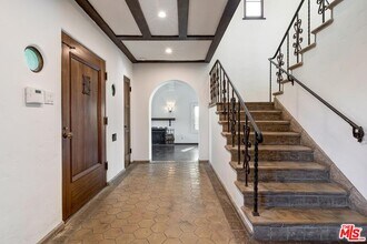 1304 San Vicente Blvd in Santa Monica, CA - Building Photo - Building Photo