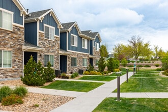 The Point at Biscay in Aurora, CO - Building Photo - Building Photo