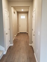 51 Baird Cir in Brentwood, CA - Building Photo