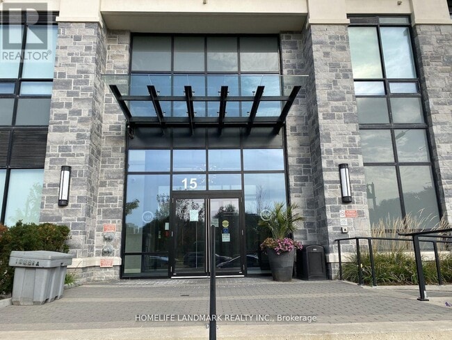 15 Water Walk Dr in Markham, ON - Building Photo - Building Photo