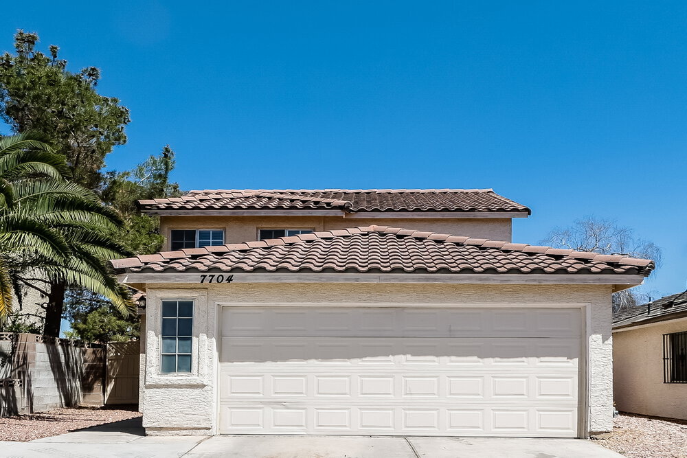 7704 Velvet Canyon Ave in Las Vegas, NV - Building Photo