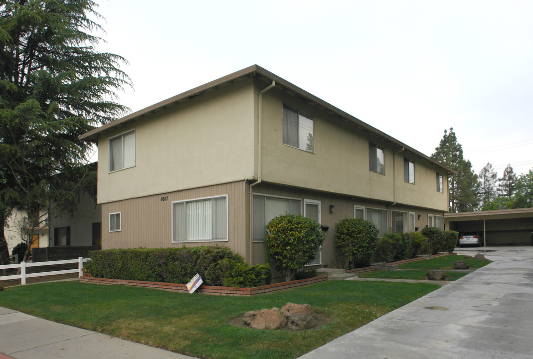 1017 West Hamilton Avenue in Campbell, CA - Building Photo