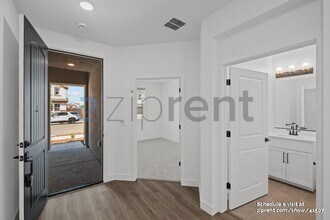 324 Monastery Dr in Lathrop, CA - Building Photo - Building Photo
