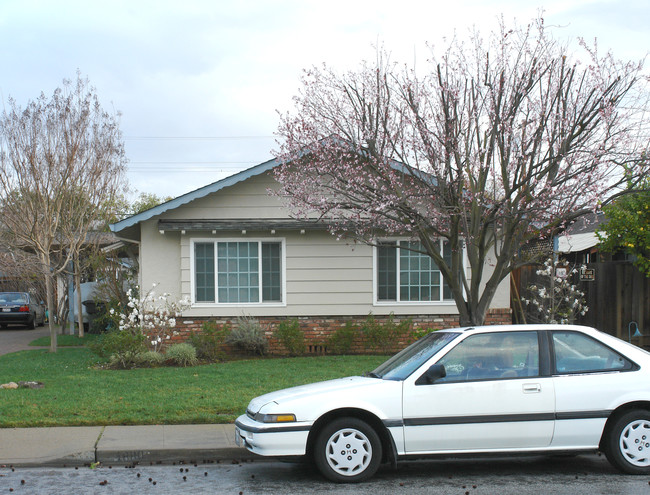 1890 Marich Way in Mountain View, CA - Building Photo - Building Photo