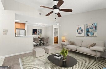 534 Granville Ct in Atlanta, GA - Building Photo - Building Photo